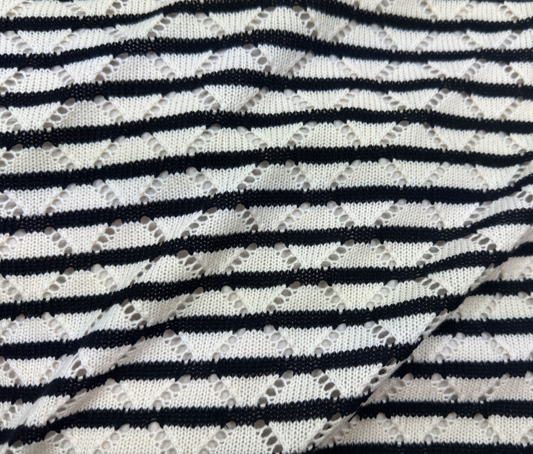 Black / Ivory (02)