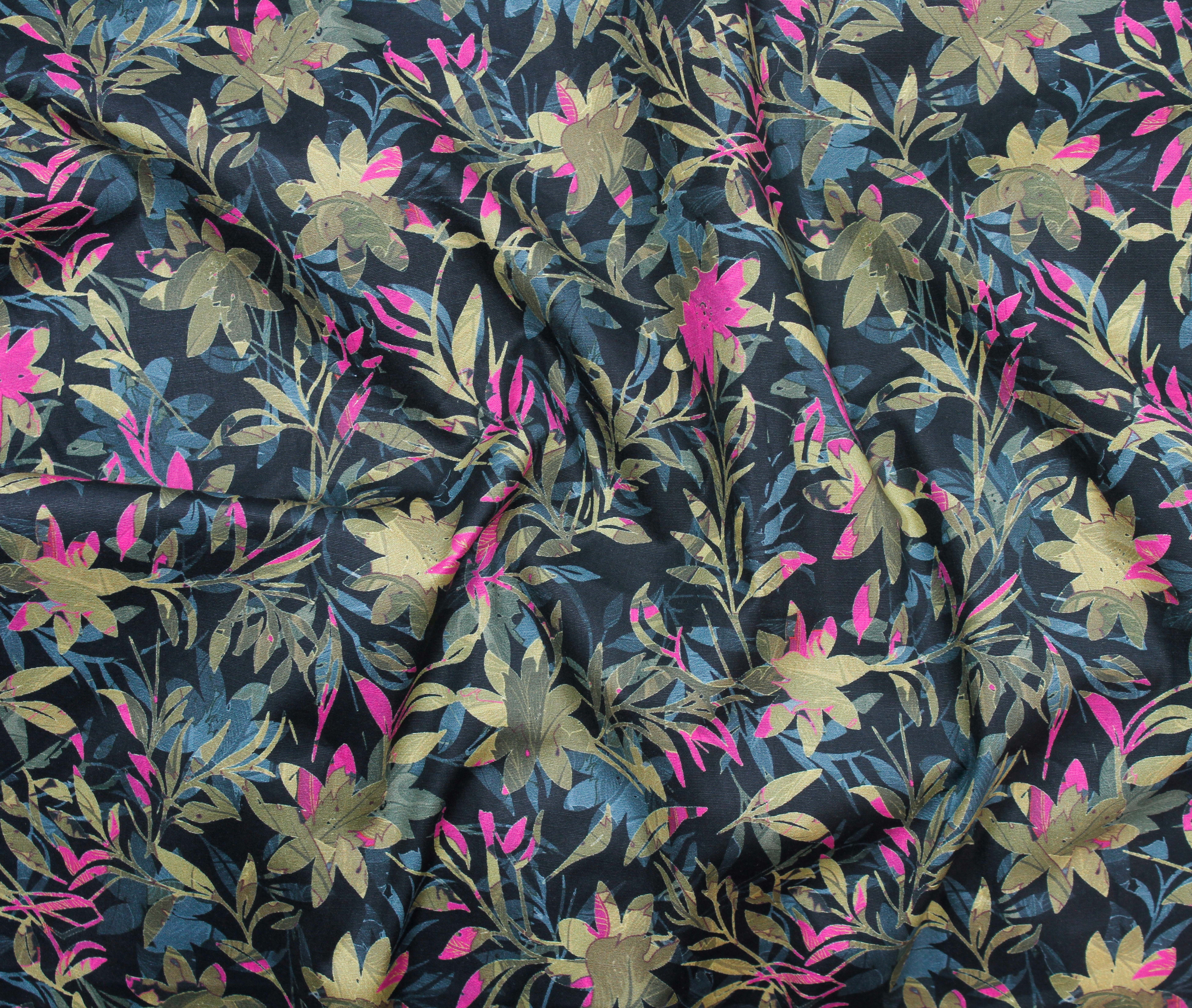47590-01 Poppy Poplin Digital print (I)-Mustard/Black